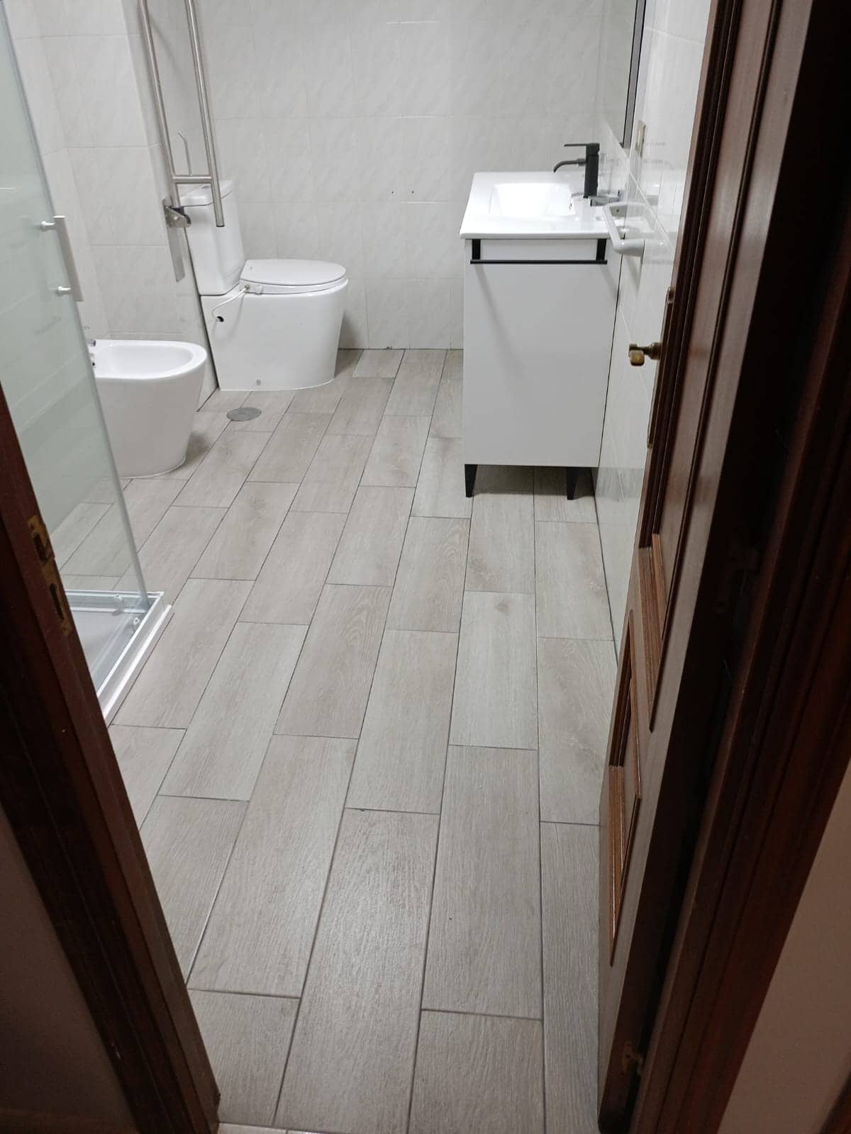 Baño reformado por Fontaneros AL Rescate